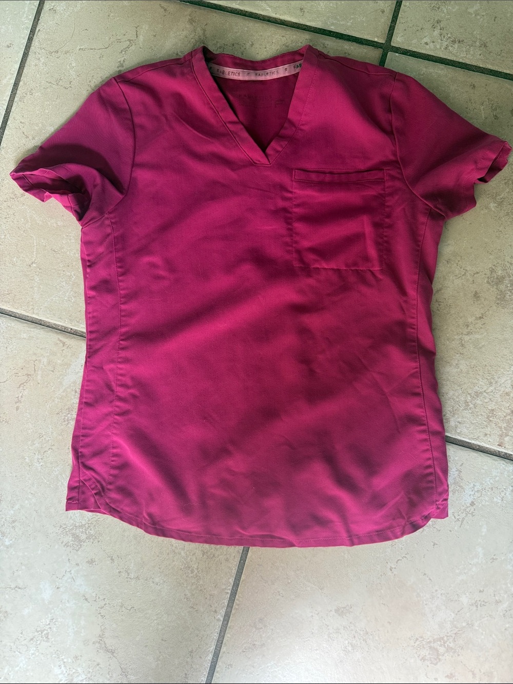 Fabletics Scrub Top Hibiscus